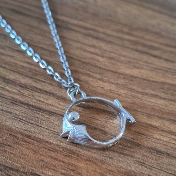 Sarah Coventry Vintage Fish Charm Necklace, Stamped, Silvertone - Picture 5 of 9